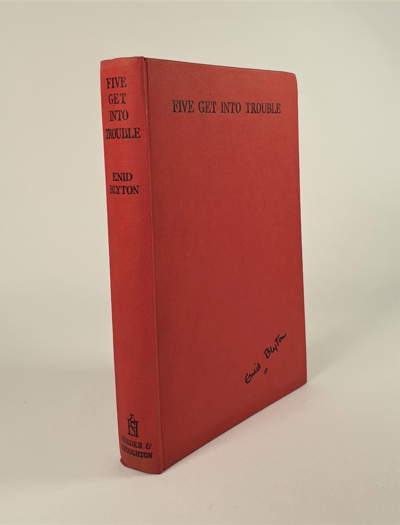 Blyton, Enid - Five Get Into Trouble (First Edition 1949)
