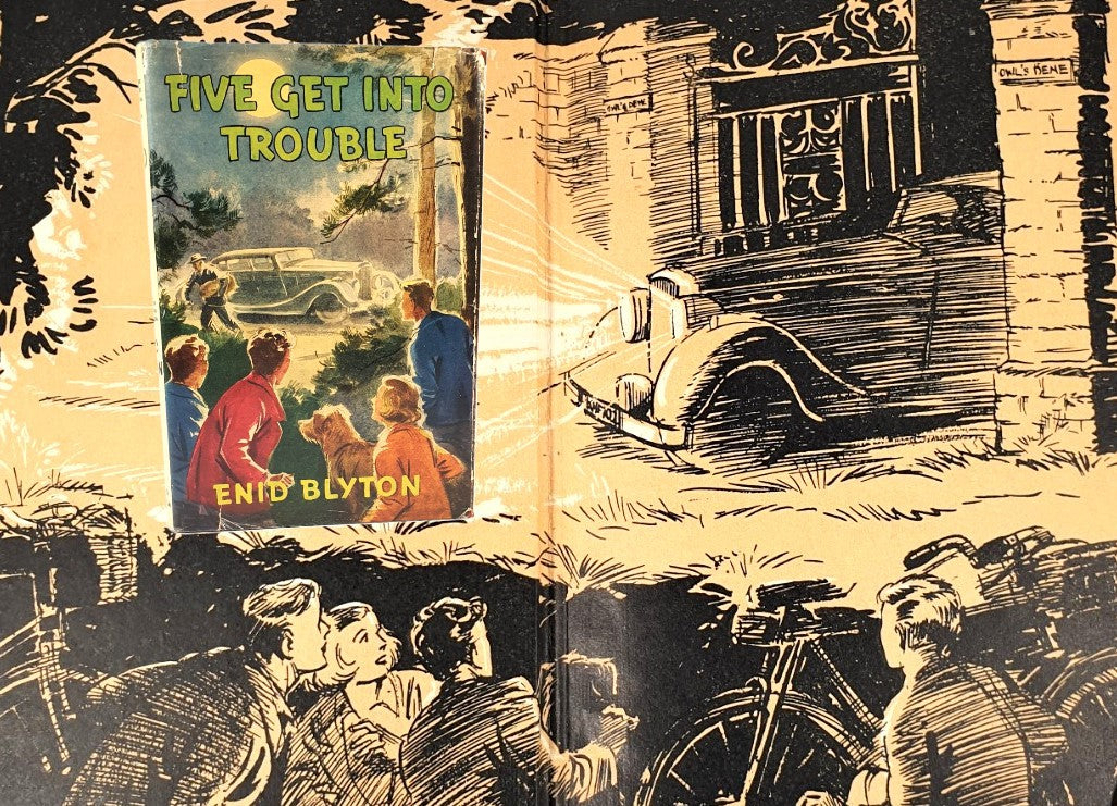Blyton, Enid - Five Get Into Trouble (First Edition 1949)