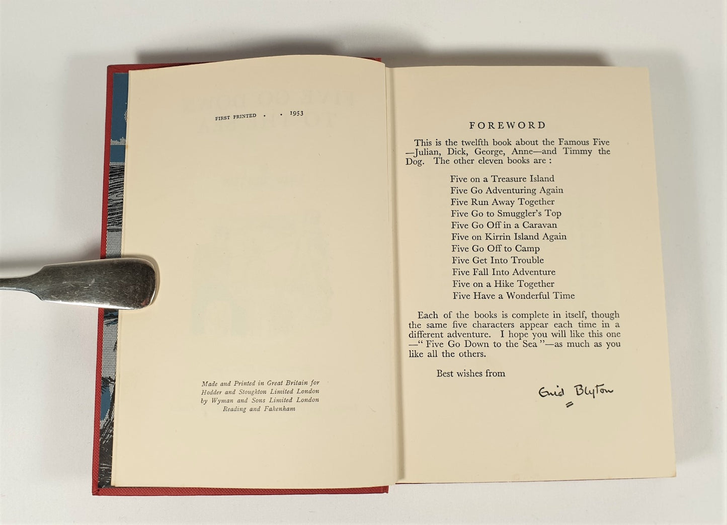 Blyton, Enid - Five Go Down To The Sea (First Edition 1953)