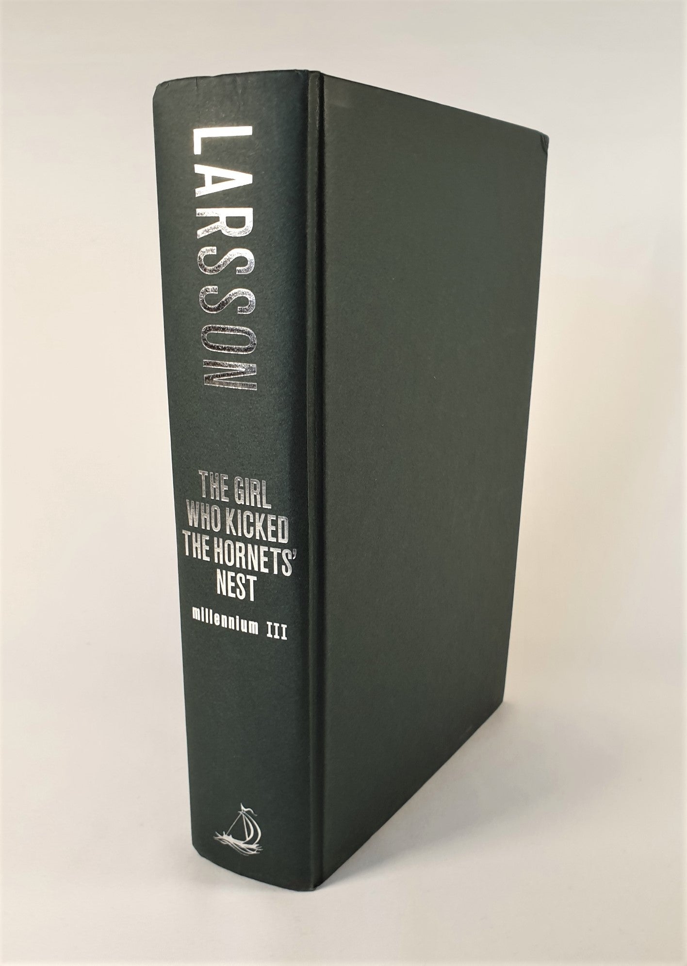 Larsson, Stieg - 'The Girl With the Dragon Tattoo; The Girl Who Played with Fire; The Girl Who Kicked the Hornet's Nest.' (3 Vol.)